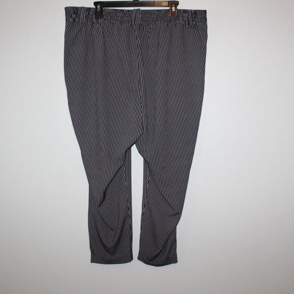 Torrid Pull On Taper Stretch Crepe High Rise Pant Black Plus Size 2 2X H13651 - Picture 5 of 10